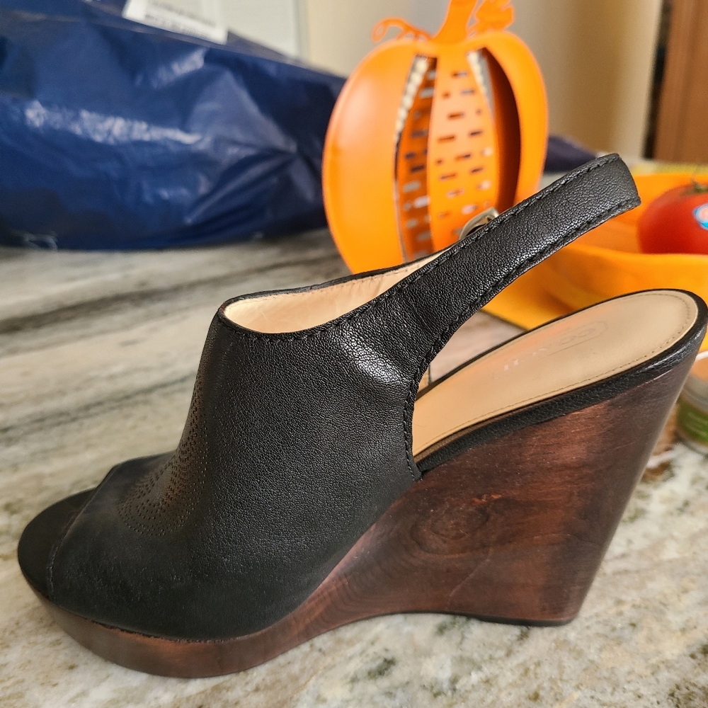 Platform sandals - Picture 1 of 2
